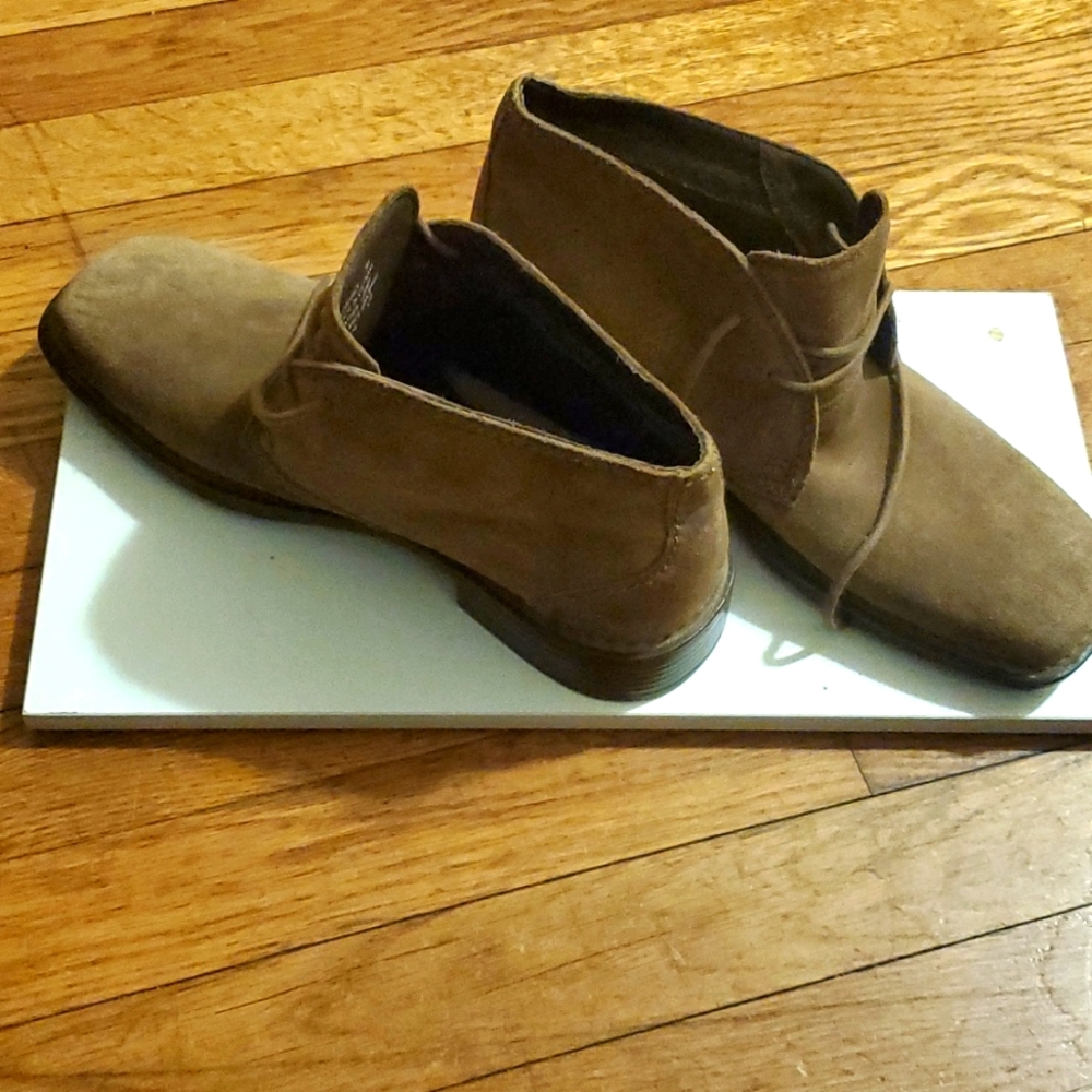 Rockport Chukkas, Men size 7, Brown Suede